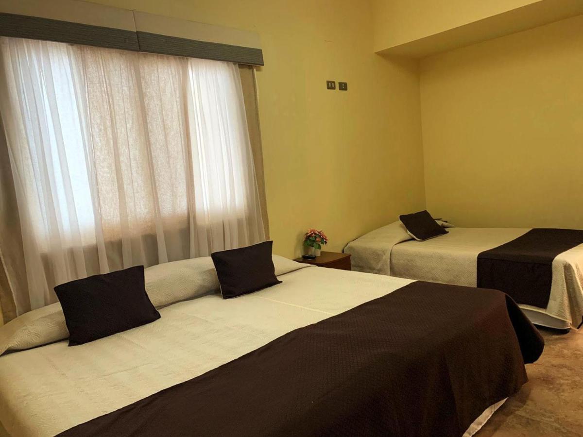Juku Hostal Calama Buitenkant foto