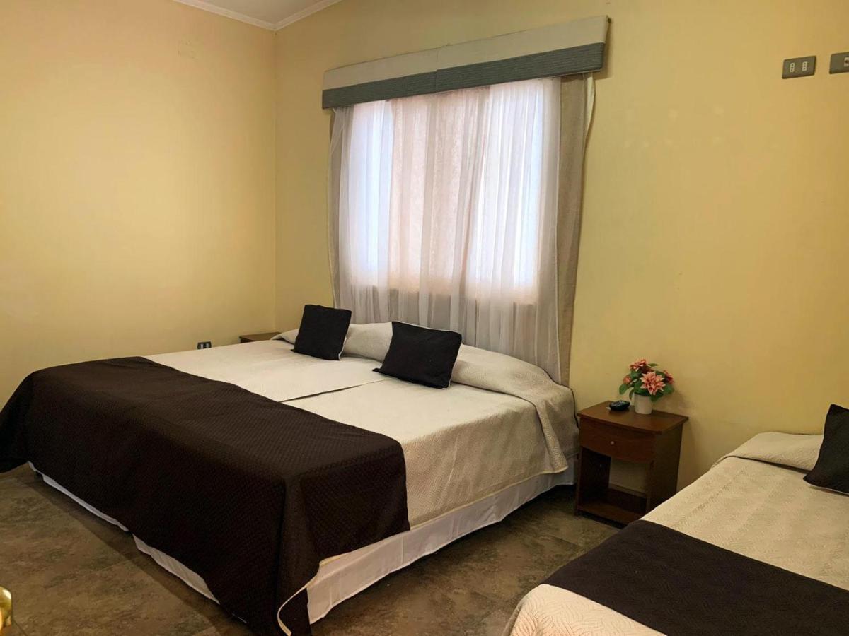 Juku Hostal Calama Buitenkant foto