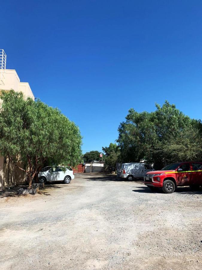 Juku Hostal Calama Buitenkant foto